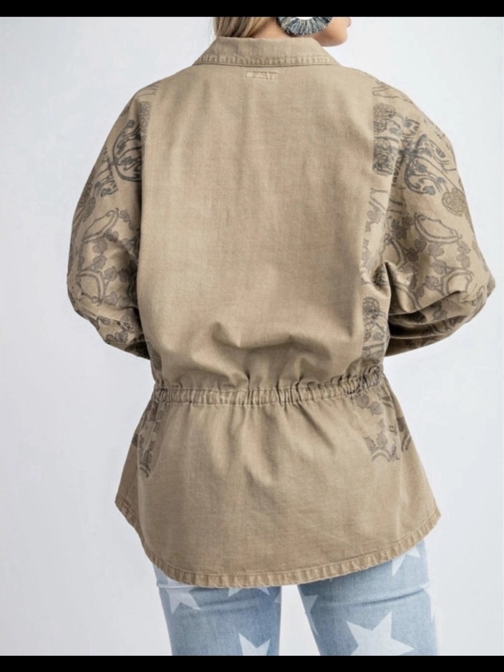 Easel Utility Drawstring Jacket in Tan with Subtle Print - Picture 11 of 11
